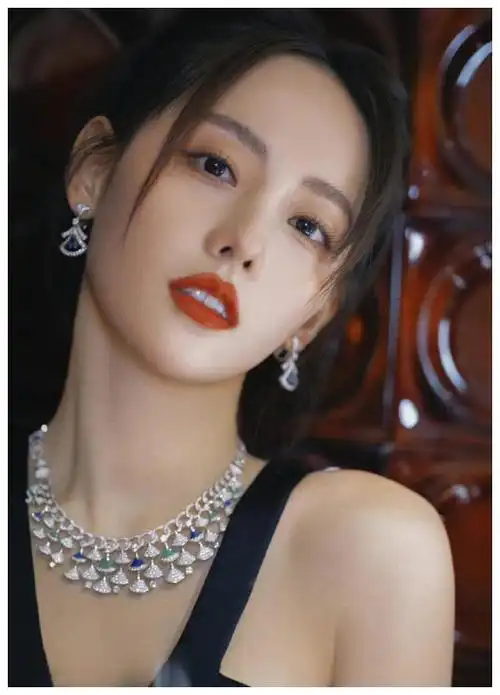 张嘉倪,真的赢麻了,网友:买超后悔死了