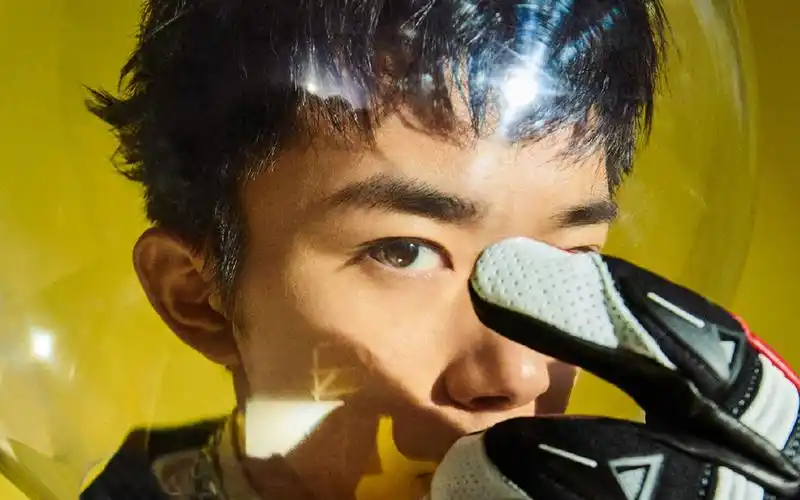 大陆明星,高清,帅气,帅哥,tfboys,易烊千玺,帅哥明星,大陆男明星,壁纸