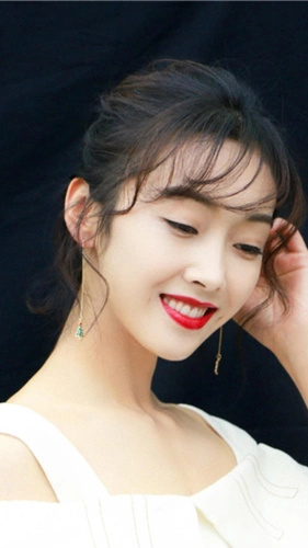 花谢花飞花满天五大女星换现代装张馨予垫底第一惊艳众人