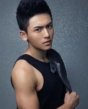 张哲瀚个人资料情感生活及影视作品图