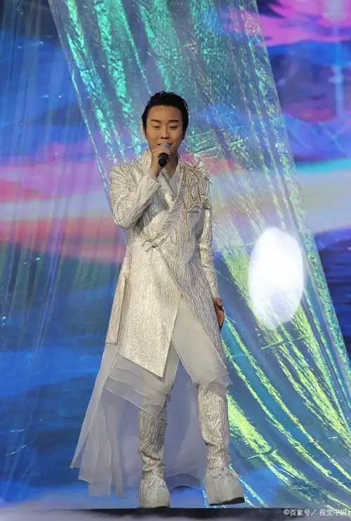 李玉刚回应"跳河自尽"标题党,李玉刚是谁