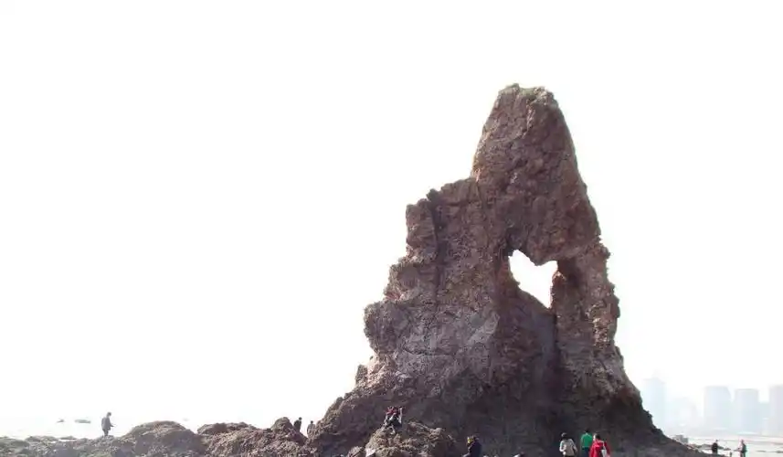 石老人海水浴场,有古老的传说,后被世人称为"女儿岛"_高清图集_新浪网