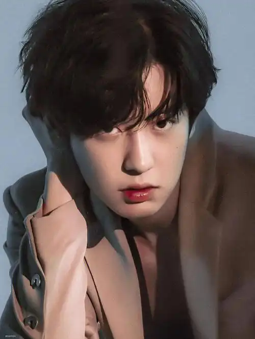 exo朴灿烈  #壁纸  帅气的朴灿烈壁纸来了,各位爱丽丝们冲啊