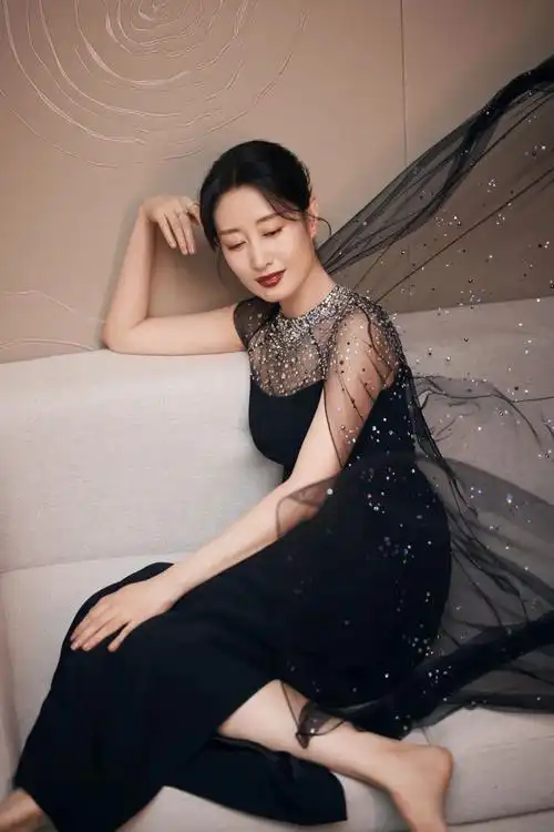 刘敏涛|荣获2022微博视界大会年度口碑演员_腾讯新闻