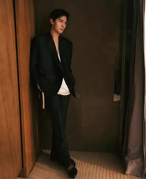 杨洋私下表现:真诚待人实例  你们是否也好奇#杨洋 私下里是个怎样的