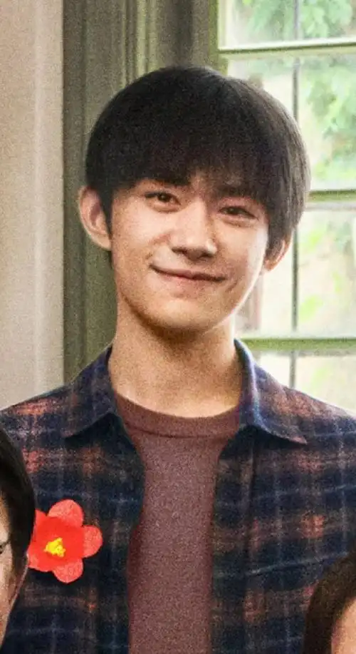 "是爱笑的韦一航啊!