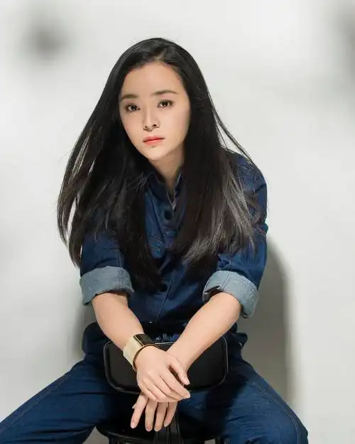 p data-id="go0aacdcsg">王嘉,出生于黑龙江齐齐哈尔,中国内地女演员