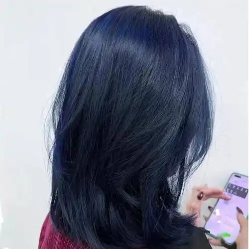 头发里的蓝色银河,显白的小众蓝色系发色,显白也有气质.