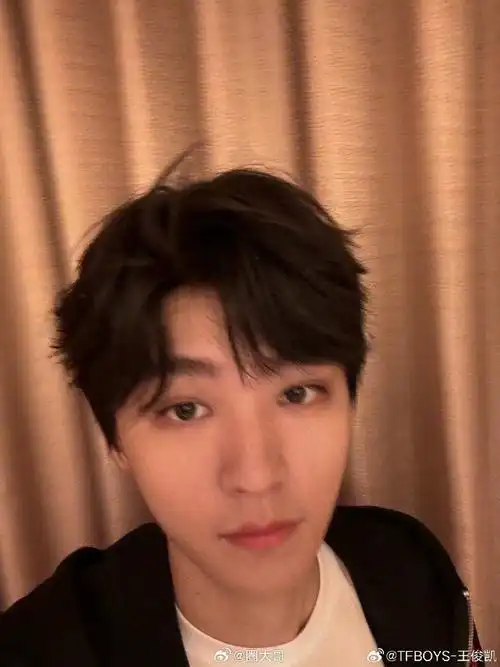 王俊凯无名之辈2黄毛造型##王俊凯无名之辈2小黄毛