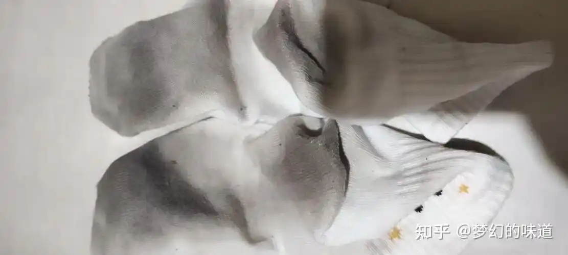 如何看待女生有脚臭? - 知乎