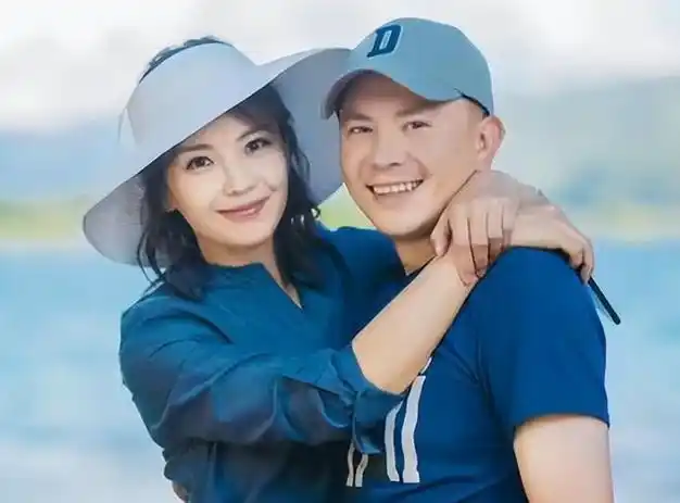 67曝刘涛老公又欠20亿她叹息感到无力疑为富商秘密产私生女