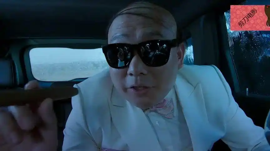 唐大师实力搞笑,就这几根毛还扒拉,不怕一下都薅下去吗?