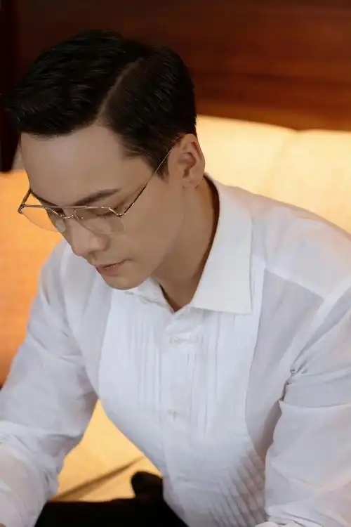 陈伟霆金丝眼镜 霸总舒适圈##戴金丝眼镜的陈伟霆