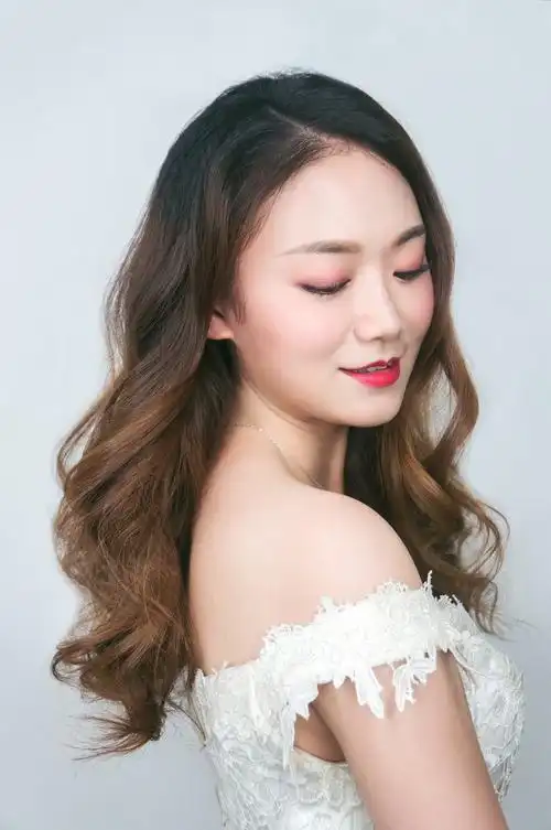 doris洛丝化妆造型 高级化妆师-丁丁