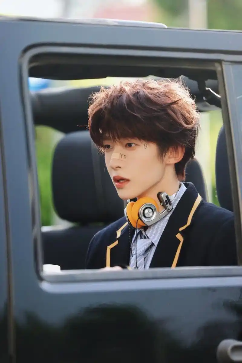 每一次看刘宇的照片都会被脸的精致程度惊艳!