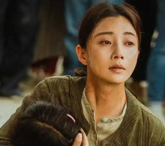 有一种优秀叫坚守:殷桃再获金鹰节最佳女主角,坚守有温度的演绎_角色