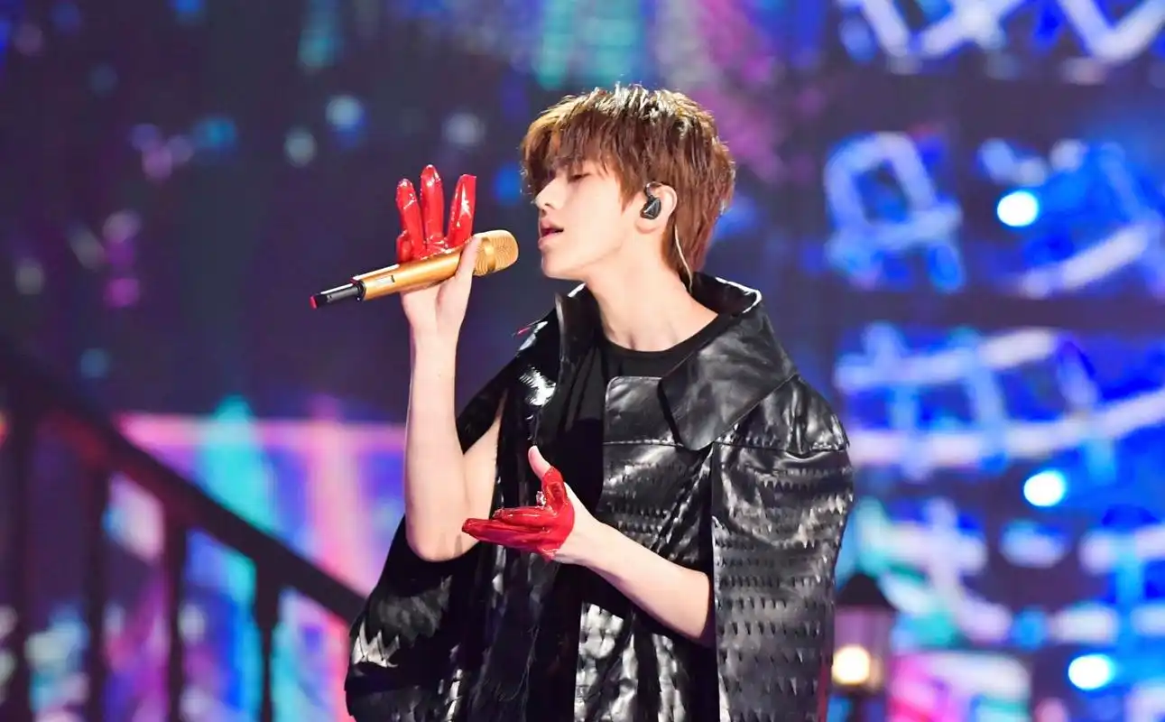 蔡徐坤《时尚芭莎》封面,新年第一波男友力将来袭?疯狂期待!