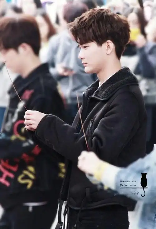 [熊梓淇][分享]181125 去年的今天 熊梓淇《爱情的开关》举行开机仪式