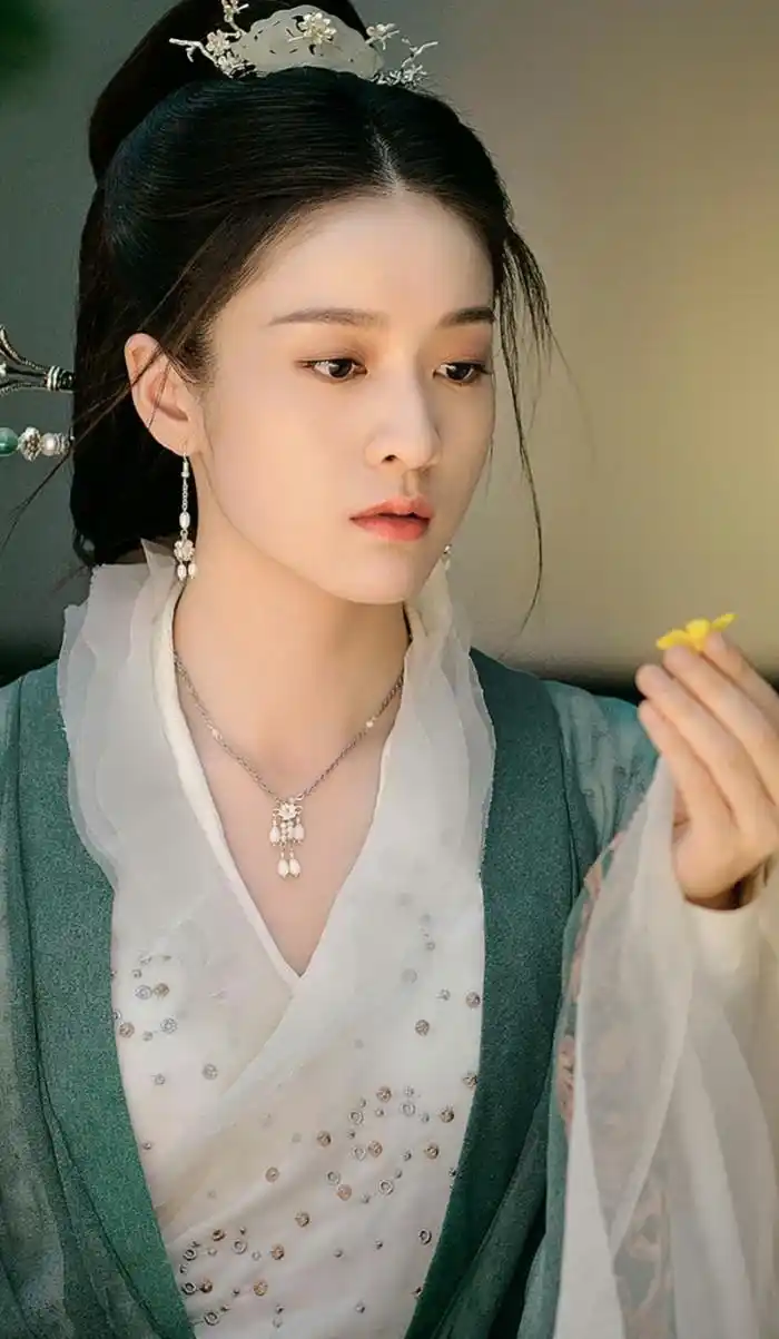 《白发王妃》【容乐】张雪迎