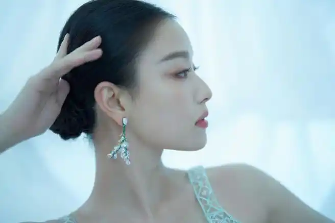 倪妮美得李少红都多看了两眼