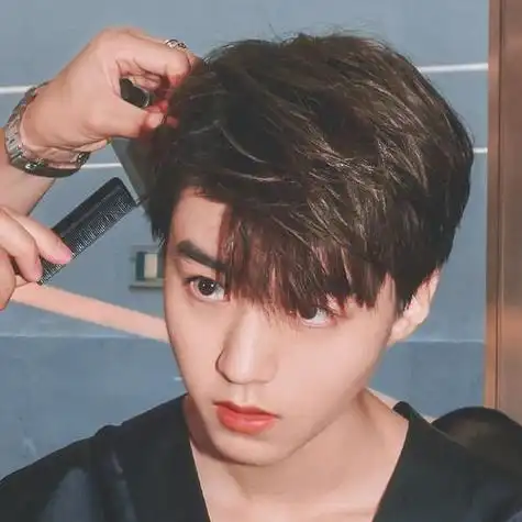 王俊凯头像ins高级感(王俊凯头像超级明显)