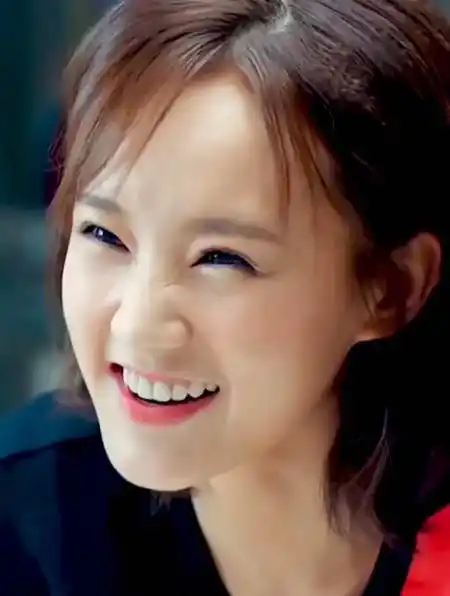 李一桐,羞花闭月的一桐笑容也太治愈了,你喜欢她的笑容么-度小视