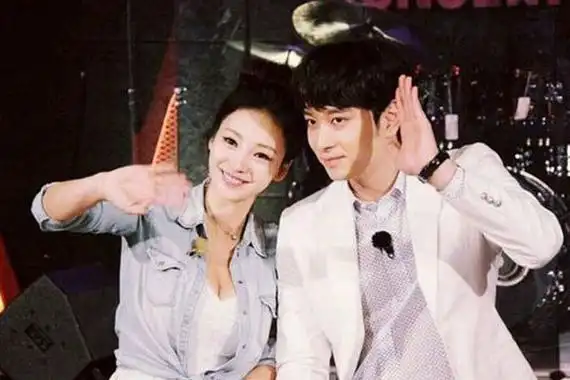 柳岩灿盛在一起过吗 柳岩为何40岁无人要