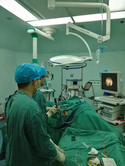 我院泌尿外科及手术室献爱心帮助脑瘫患儿取除膀胱结石