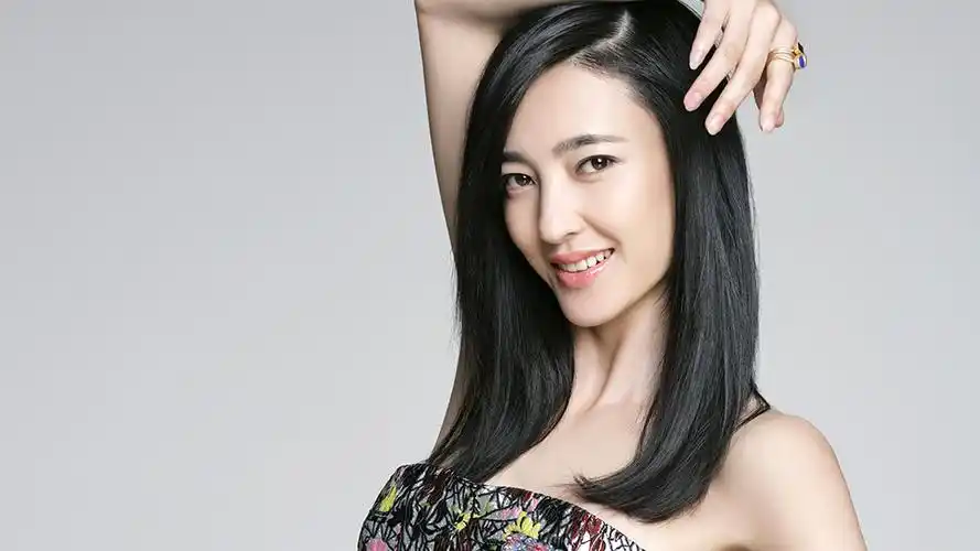 电脑壁纸 明星 大陆明星 人气女星王丽坤气质写真