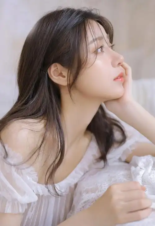 长发美女极品细腰长腿写真美女图片