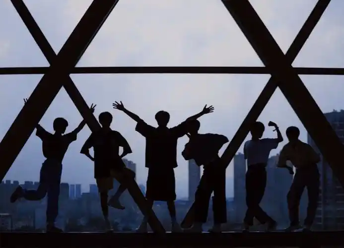 请问集美们有没有那种tf家族三代的神图哇