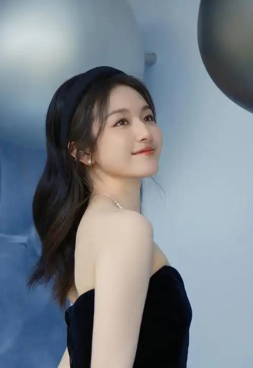 李兰迪黑色礼服美拍