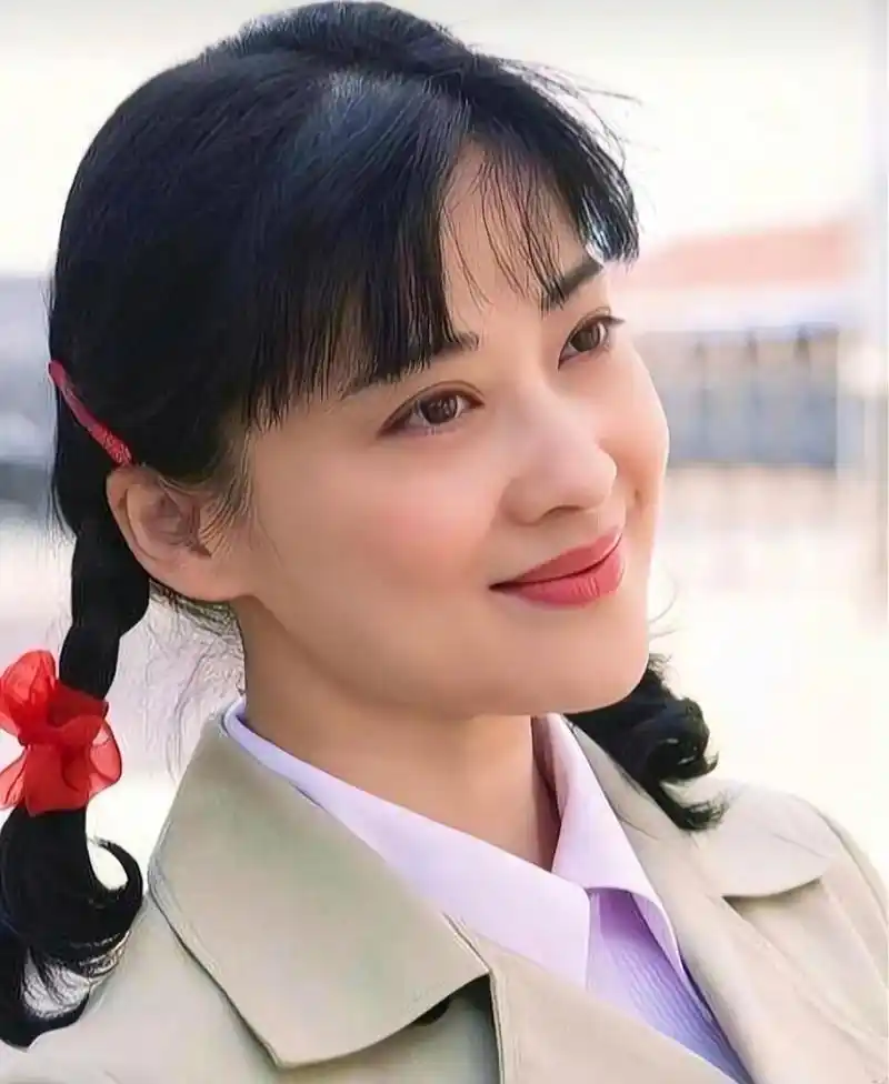 年轻时青涩的梅婷光彩照人