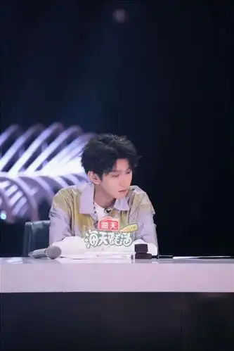 谁是宝藏歌手第3期:减号歌手锤娜丽莎跨界惊艳王源 惊叹号歌手江美琪