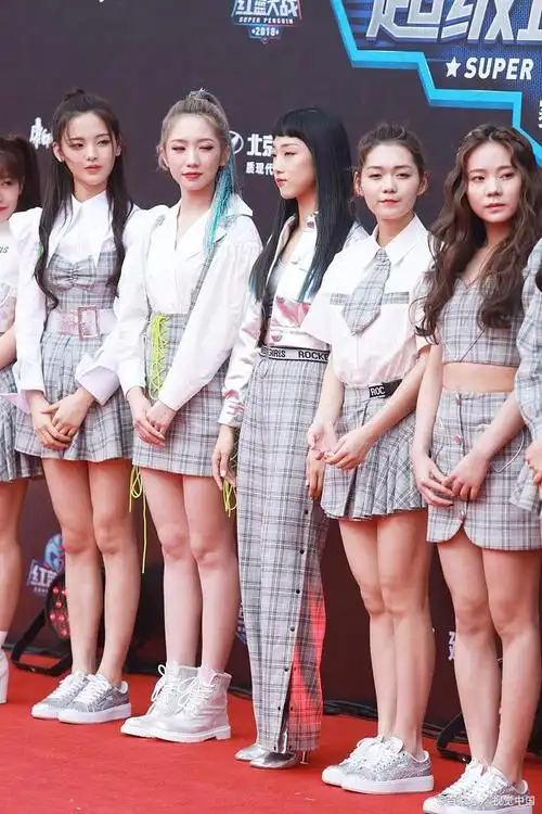 火箭少女101全员集结为yamy打call,展现团队凝聚力!