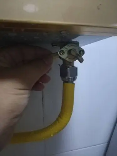 燃气热水器进水口上面这个可以拧掉的旋钮有什么用?