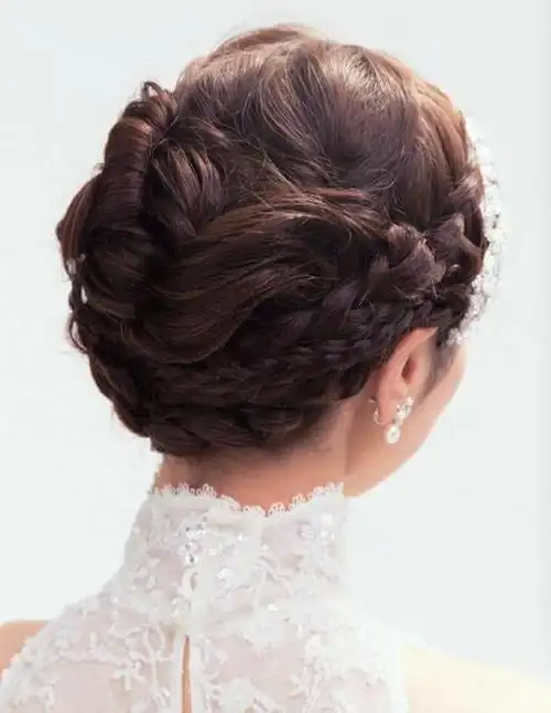 最新韩式新娘盘发发型 简单唯美韩式新娘盘发