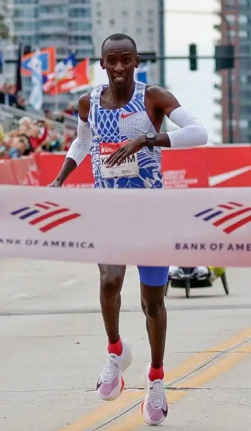 基普图姆因事故离去,人类破二不得不按下推迟键_马拉松_比赛_小时