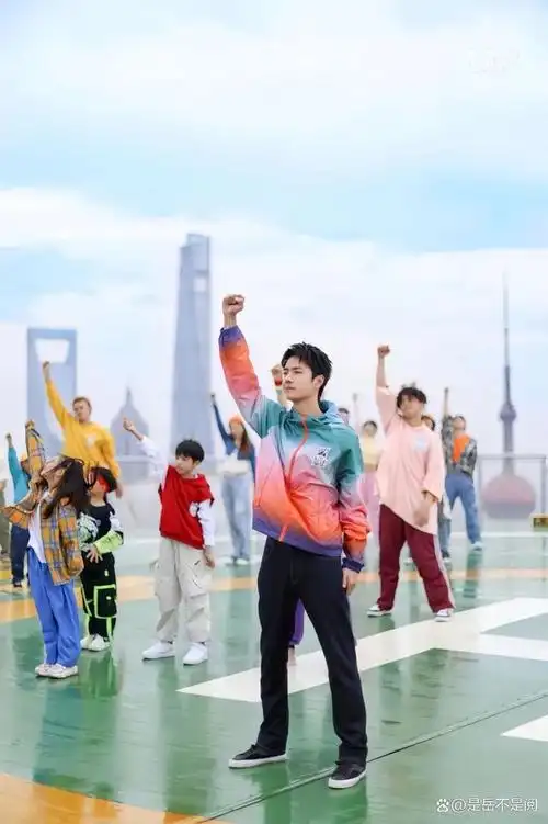 王一博跃动上海舞台跳街舞,追星追到奥运会!