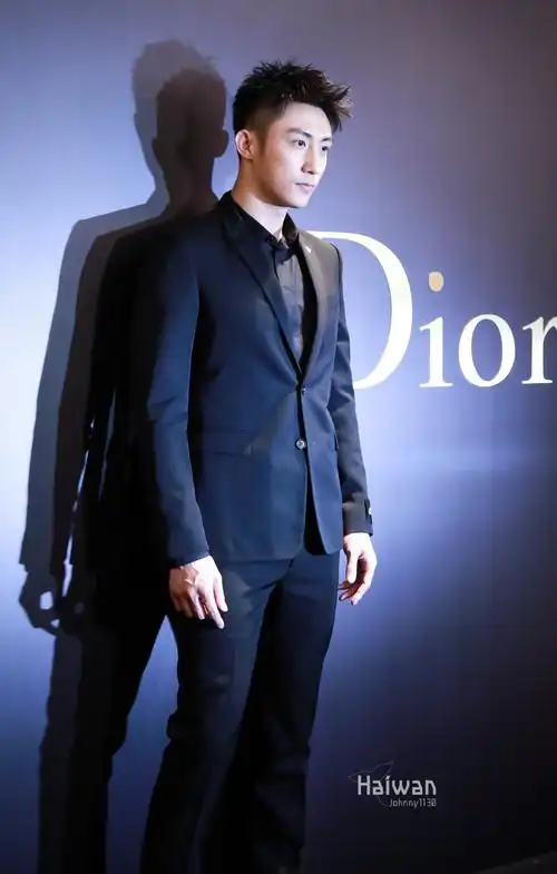 20180412-dior迪奥中国区香氛世家大使黄景瑜身穿dior·homme2018秋季