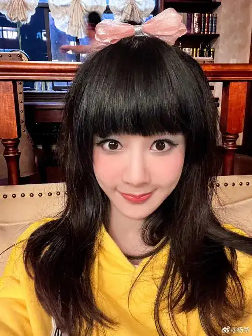 杨紫爆改甜妹##杨紫齐刘海蝴蝶结