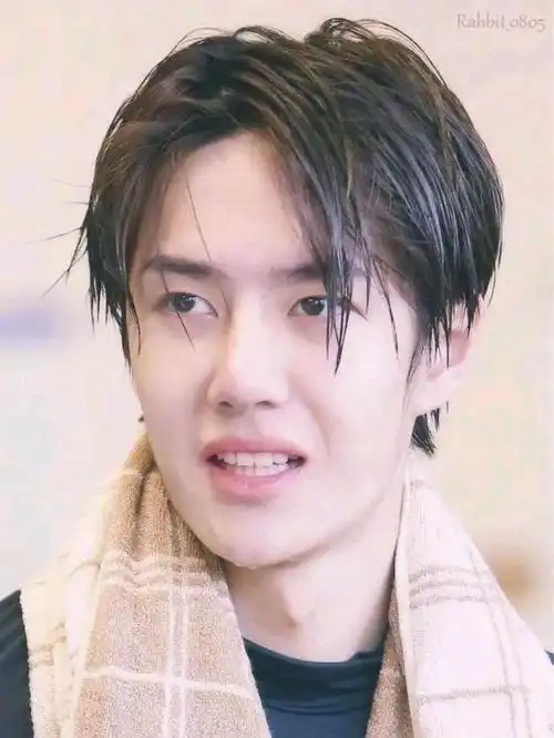 王一博以前居然长这样!内有大量王一博早期照片!