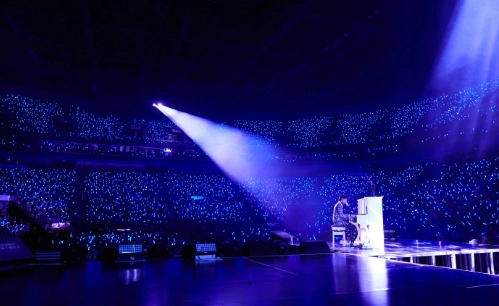 王俊凯演唱会结束深夜发文花了六年时间圆梦