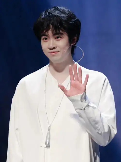 杨天翔又鲨疯了