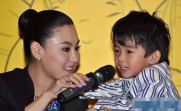 小林青霞儿子近照曝光:独自拉扯三个娃的她,如今幸福吗?