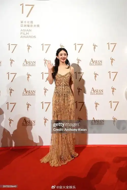 赵丽颖g社正面侧面照##g社拍的赵丽颖红毯图