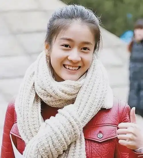 同是"国民闺女",有人红成一线,有人却遭谩骂,真是天壤