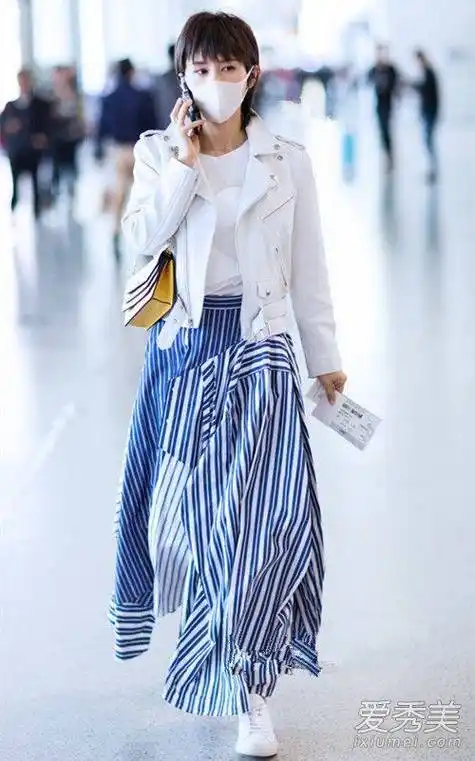 明星最新街拍来了 倪妮早春蓝色风潮好清爽