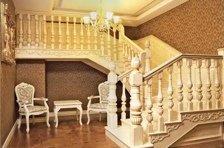 欧雅斯实木楼梯