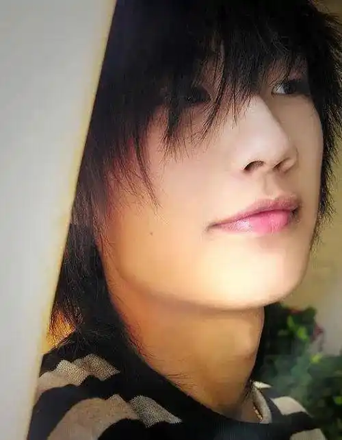 非主流年代的遗留许嵩,一个把大智若愚诠释到淋漓尽致的人_音乐_文学